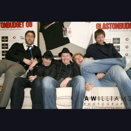 Kaiser Thiefs / Blurb